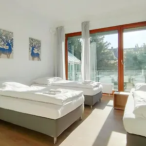Raj Living - With 2 , 3 And 6 - 15 Min To Messe Dus And Old Town Dus , Düsseldorf Duitsland