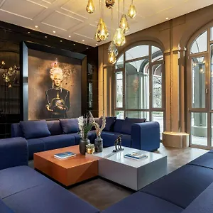 Luc, Autograph Collection Berlín